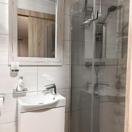 Apartamento Nowoczesne Z Ogrodem I Parkingiem